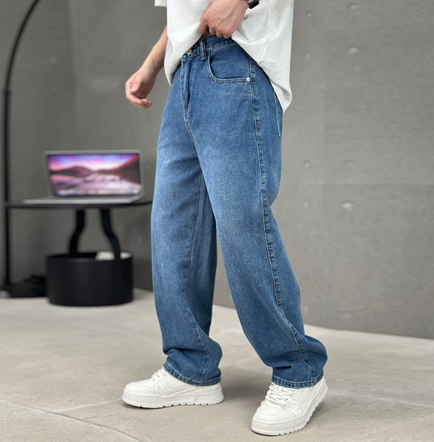 Classic Cut Straight Jeans for Men