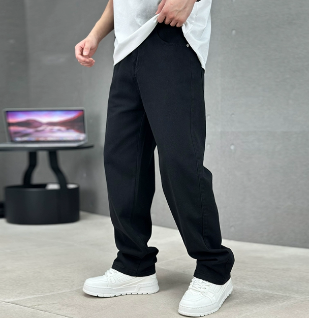 Classic Cut Straight Jeans for Men